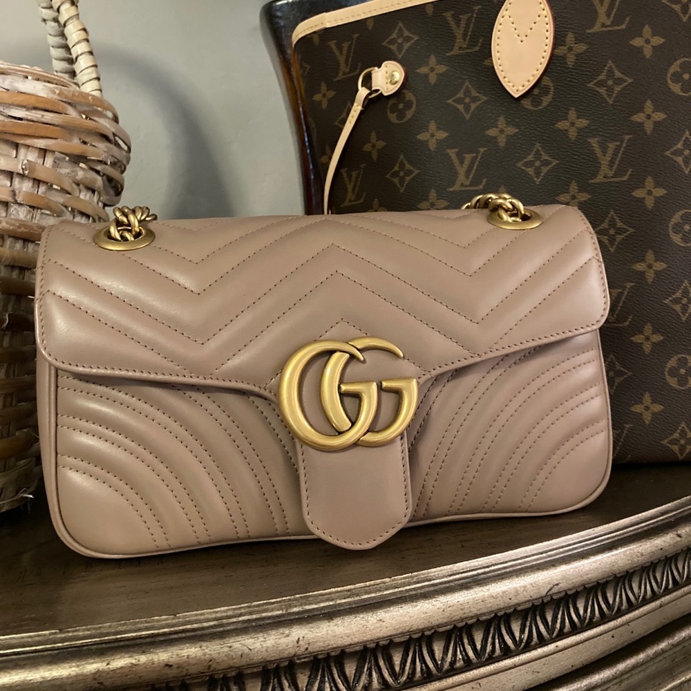 SOLD IN A FLASH! Gucci GG Marmont Bag